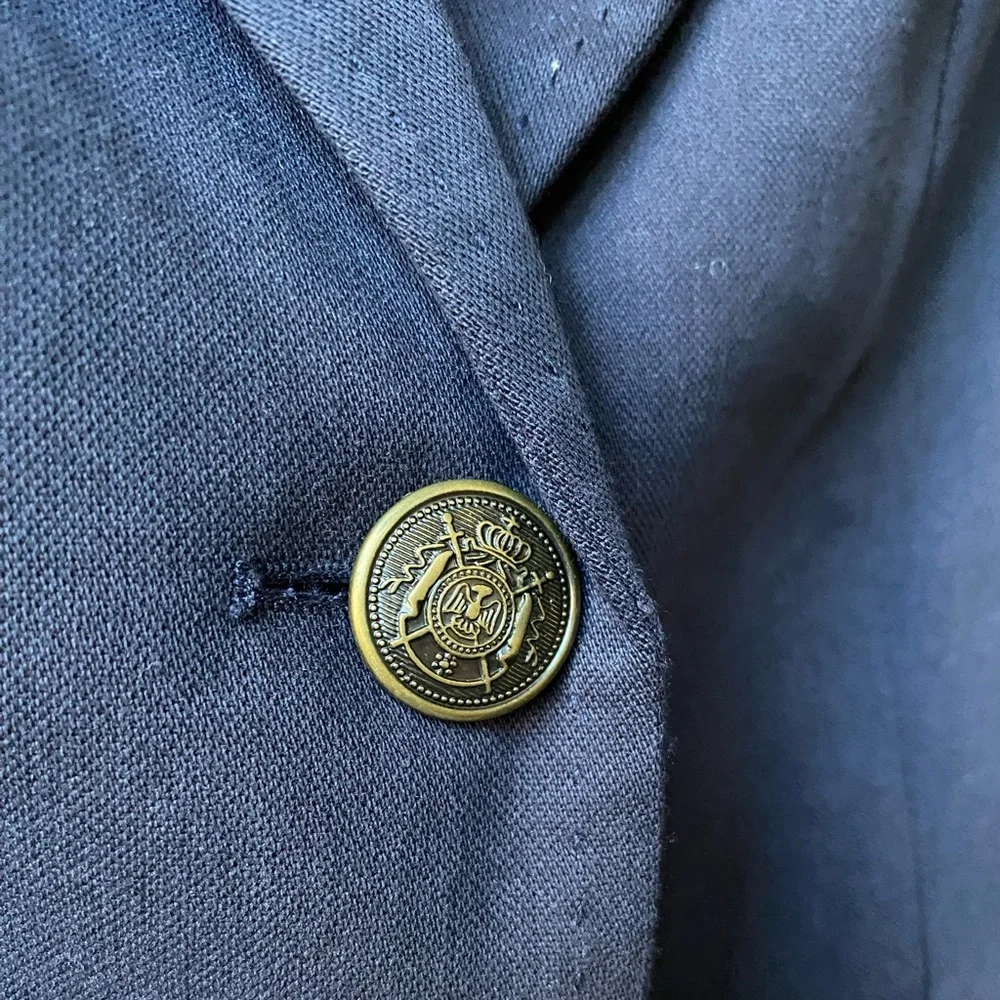 Vintage LANDS END Navy Tailored Blazer with Notched Lapel & Chic Metal Buttons - Picture 3 of 7